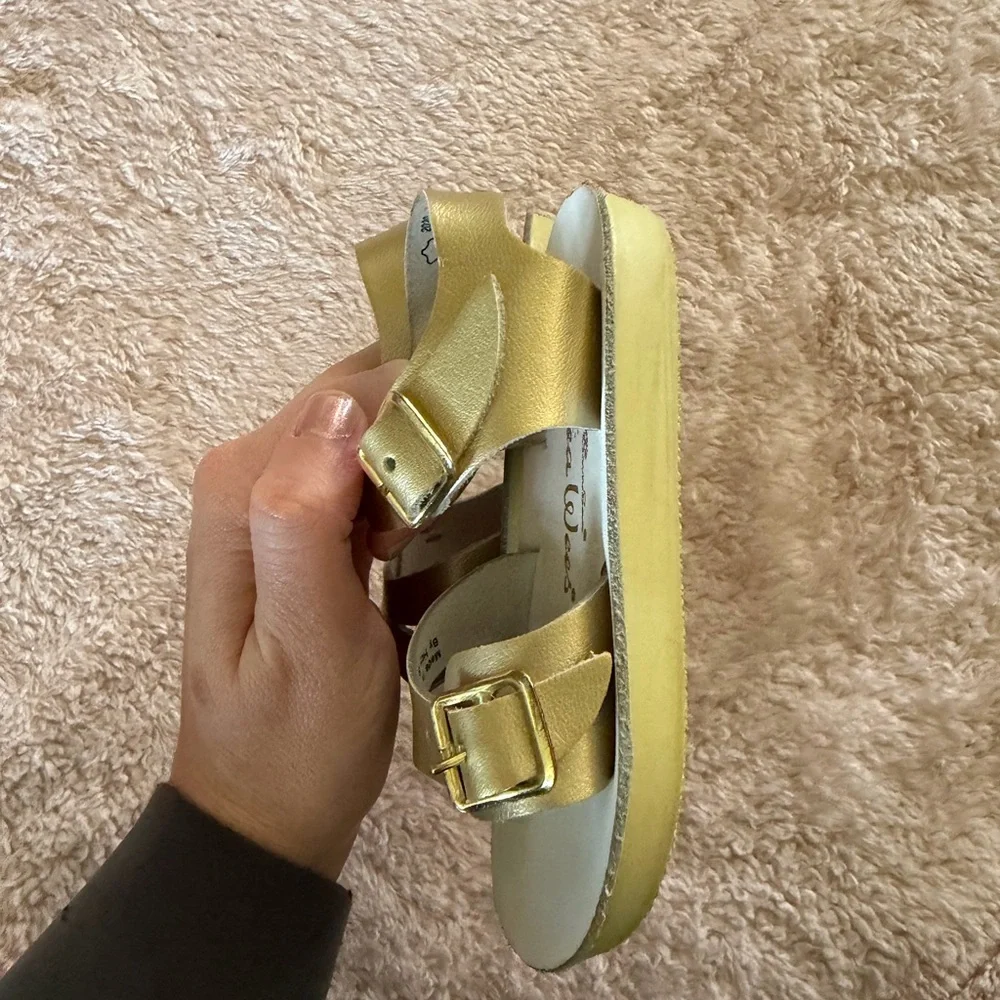 Girls Metallic Gold Double-Strap Buckle Sandals - Picture 3 of 4